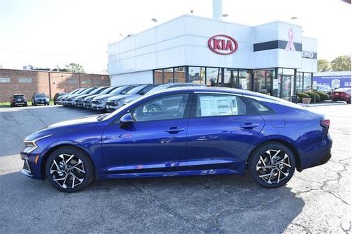 2025 Kia K5 EX