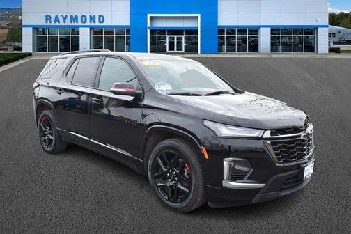 Mosaic Black Metallic 2023 Chevrolet Traverse Premier
