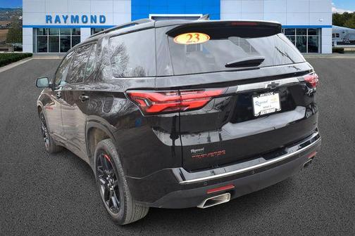 Mosaic Black Metallic 2023 Chevrolet Traverse Premier