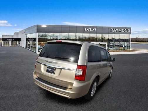 Sandstone 2014 Chrysler Town & Country Touring