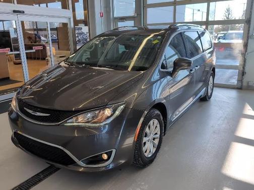 2018 Chrysler Pacifica Touring-L