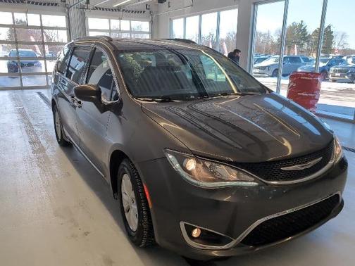2018 Chrysler Pacifica Touring-L