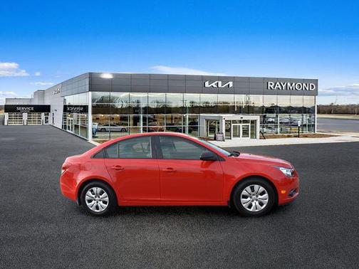 Red 2014 Chevrolet Cruze LS