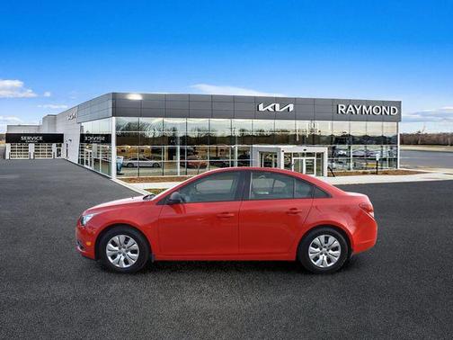 Red 2014 Chevrolet Cruze LS