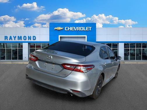 Celestial Silver Metallic 2018 Toyota Camry LE