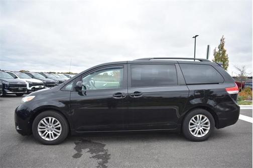 2014 Toyota Sienna XLE