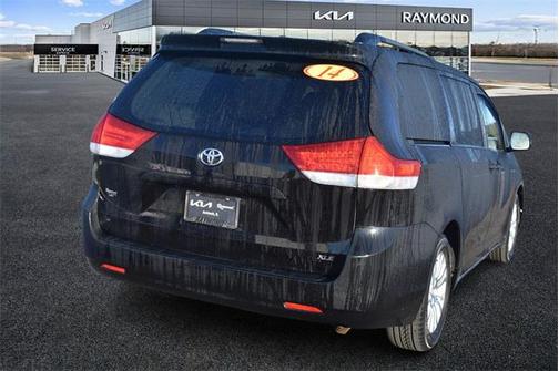 2014 Toyota Sienna XLE