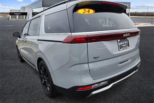 2024 Kia Carnival SX