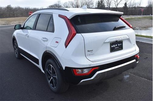 2025 Kia Niro SX