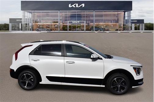 2025 Kia Niro SX