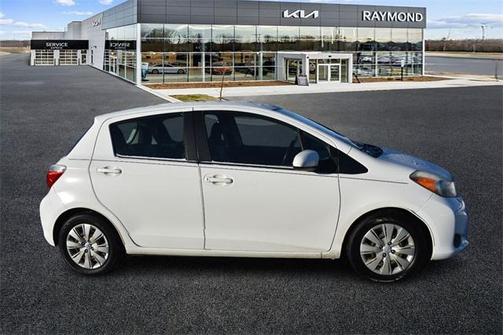 2012 Toyota Yaris LE