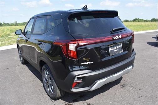 2025 Kia Seltos LX