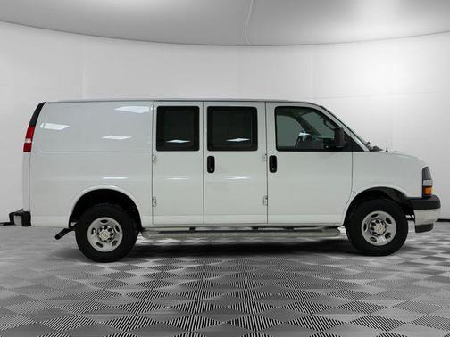 2024 Chevrolet Express 2500 RWD 2500 Regular Wheelbase WT