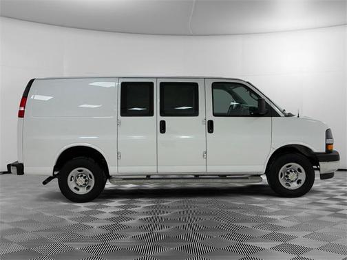 2024 Chevrolet Express 2500 RWD 2500 Regular Wheelbase WT