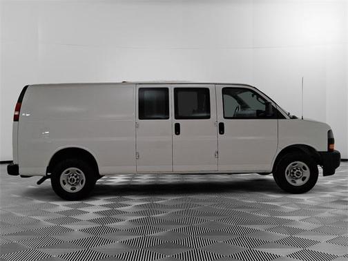 2023 GMC Savana 2500 Work Van