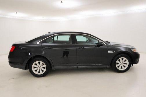 2010 Ford Taurus SE