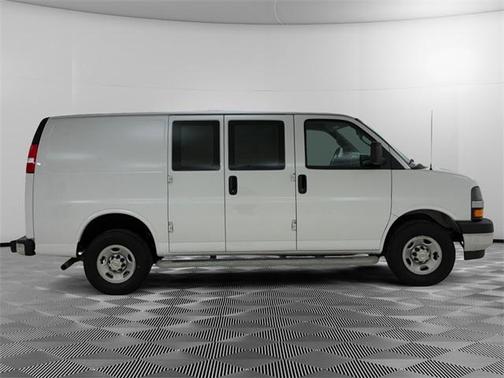 2024 Chevrolet Express 2500 RWD 2500 Regular Wheelbase WT