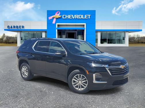 Mosaic Black Metallic 2023 Chevrolet Traverse LT Cloth