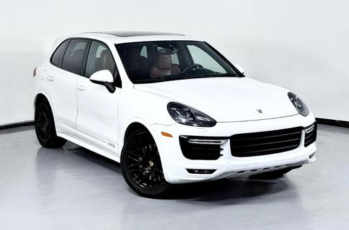 2016 Porsche Cayenne GTS