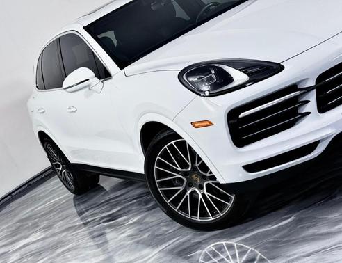 White 2022 Porsche Cayenne
