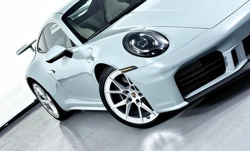 2025 Porsche 911 Carrera