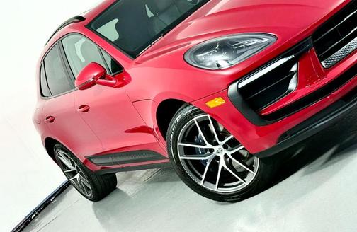 2022 Porsche Macan Base
