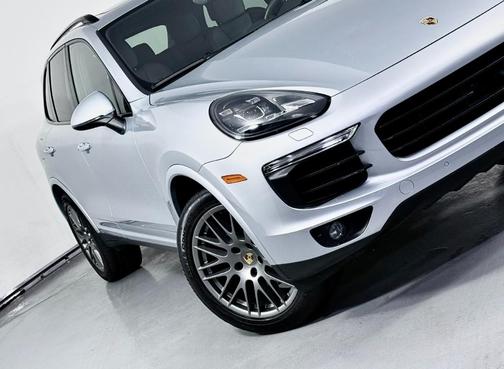 2018 Porsche Cayenne Base