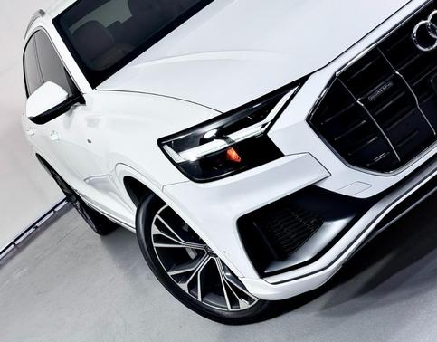 2020 Audi Q8 55 Premium Plus