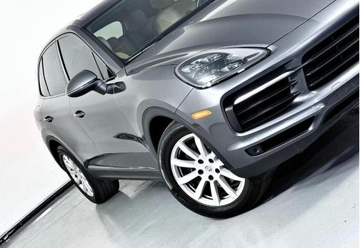 2019 Porsche Cayenne Base