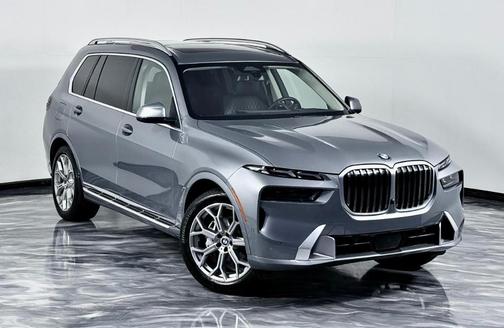 Gray 2025 BMW X7 xDrive40i