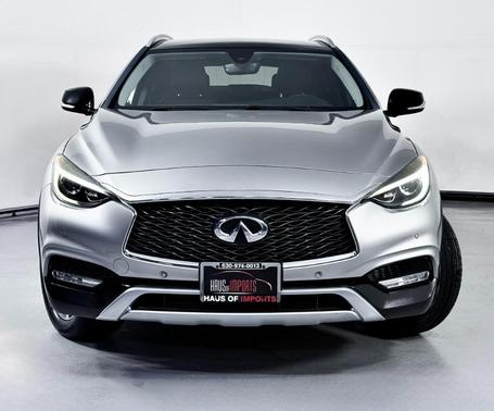 2018 INFINITI QX30 Premium