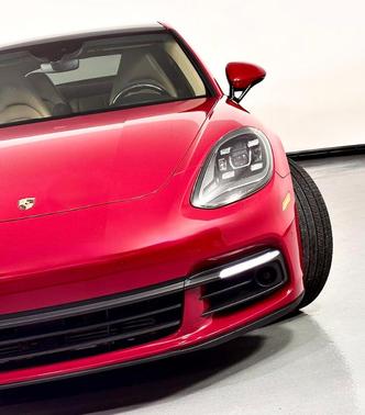 2018 Porsche Panamera 4