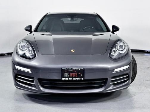 2016 Porsche Panamera 4