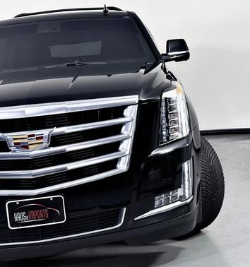 2017 Cadillac Escalade Luxury
