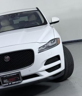2017 Jaguar F-PACE 35t Prestige