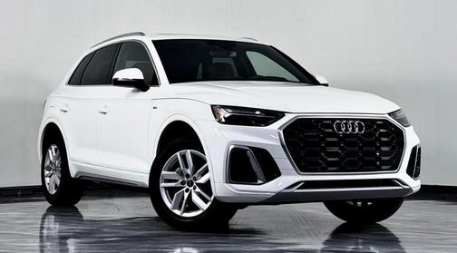 Ibis White 2023 Audi Q5 45 S line quattro Premium