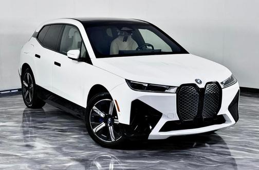 White 2023 BMW iX xDrive50