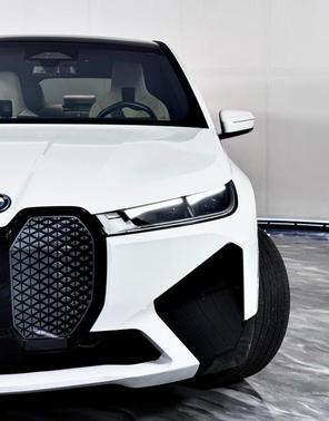 White 2023 BMW iX xDrive50