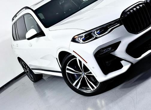 2020 BMW X7 M50i
