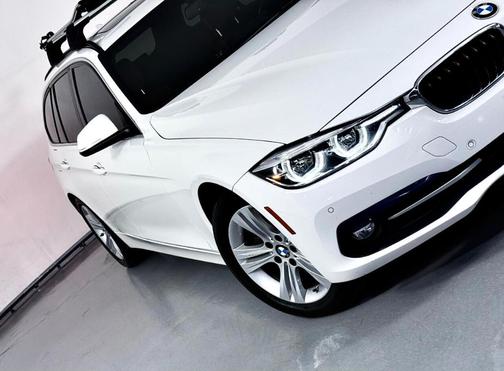 2017 BMW 330 i xDrive