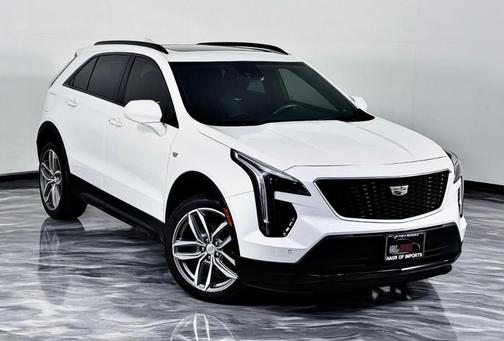 White 2019 Cadillac XT4 Sport