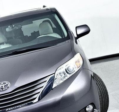 2011 Toyota Sienna XLE