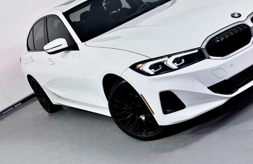2023 BMW 330 i xDrive