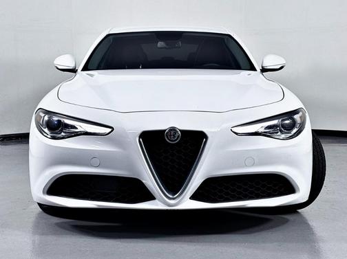 2019 Alfa Romeo Giulia Base