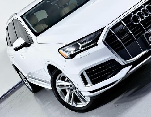 2021 Audi Q7 55 Premium Plus