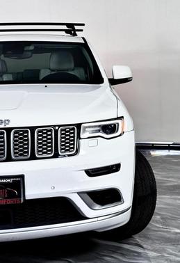 White 2019 Jeep Grand Cherokee Summit