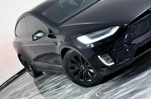 Black 2018 Tesla Model X 75D