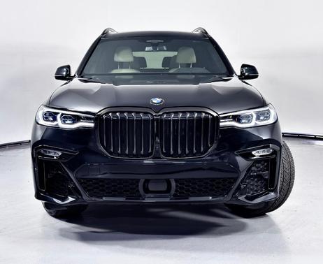 2021 BMW X7 M50i