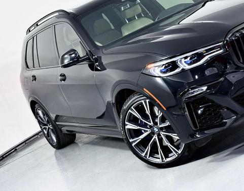 2021 BMW X7 M50i