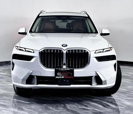 White 2024 BMW X7 xDrive40i